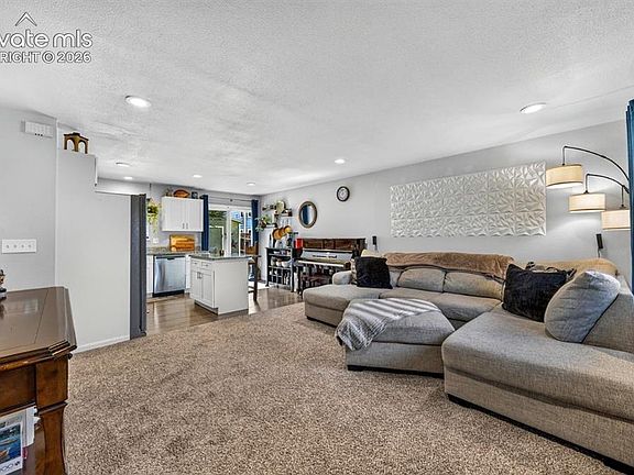 5th image of 3389 Foxridge Dr