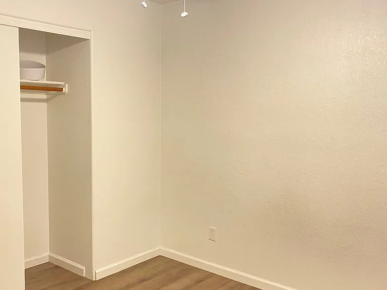1619 W Bitter Orange St — Photo 12