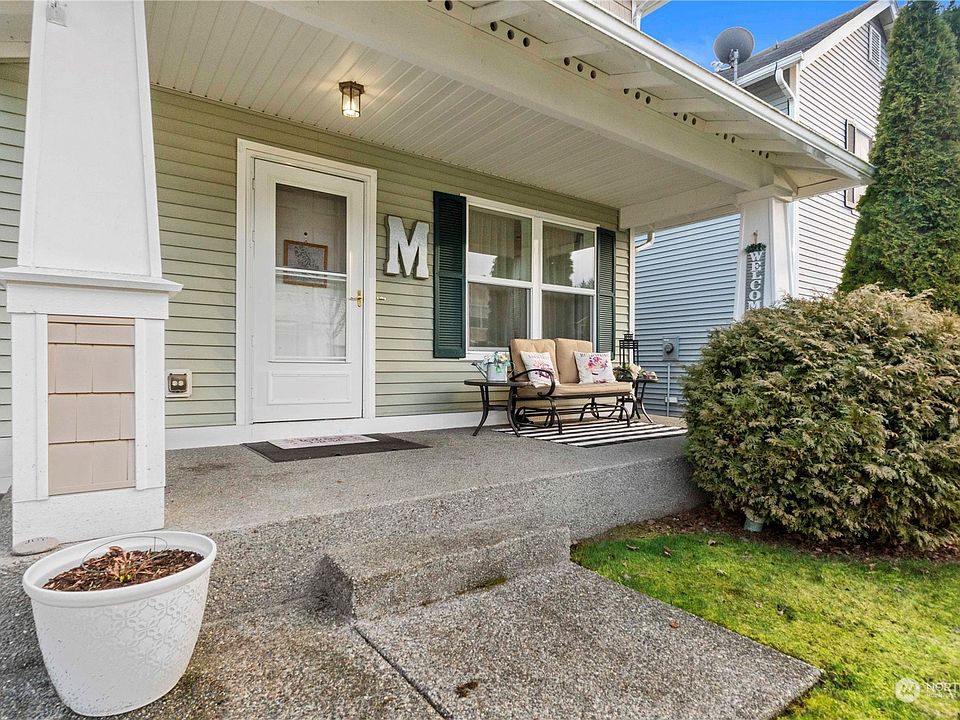 Welcome Home Charming covered front porch>