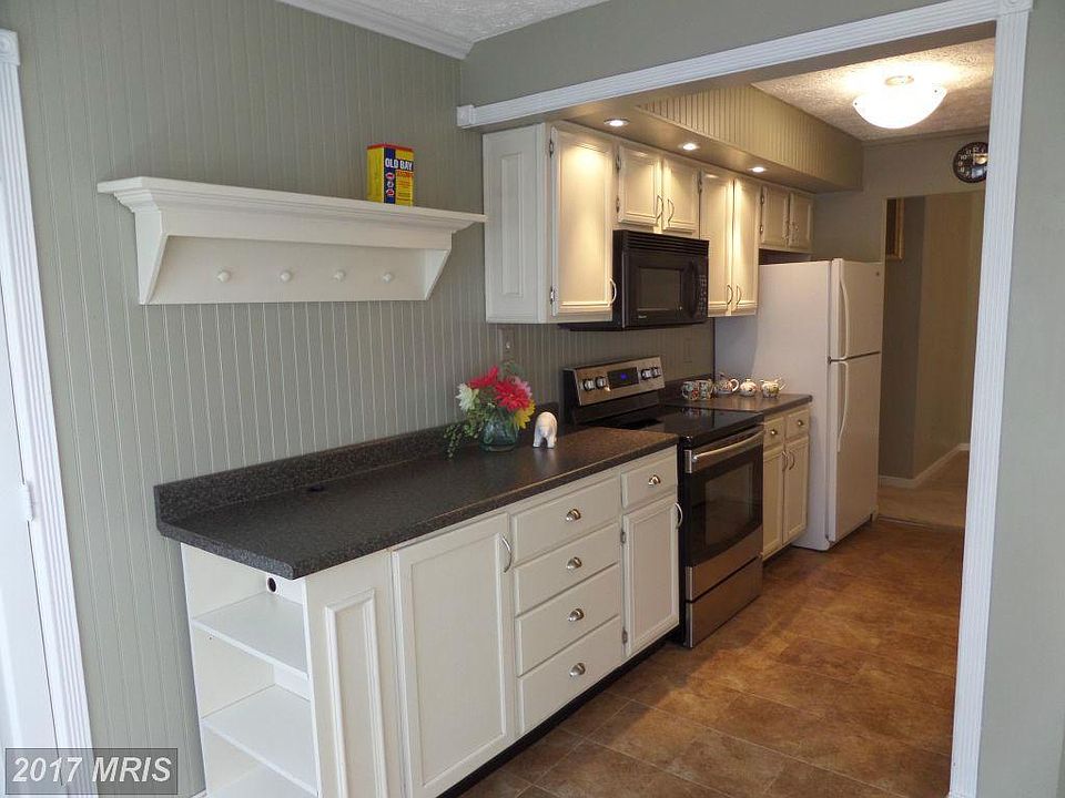 1st image of 108 Gwen Dr #1J