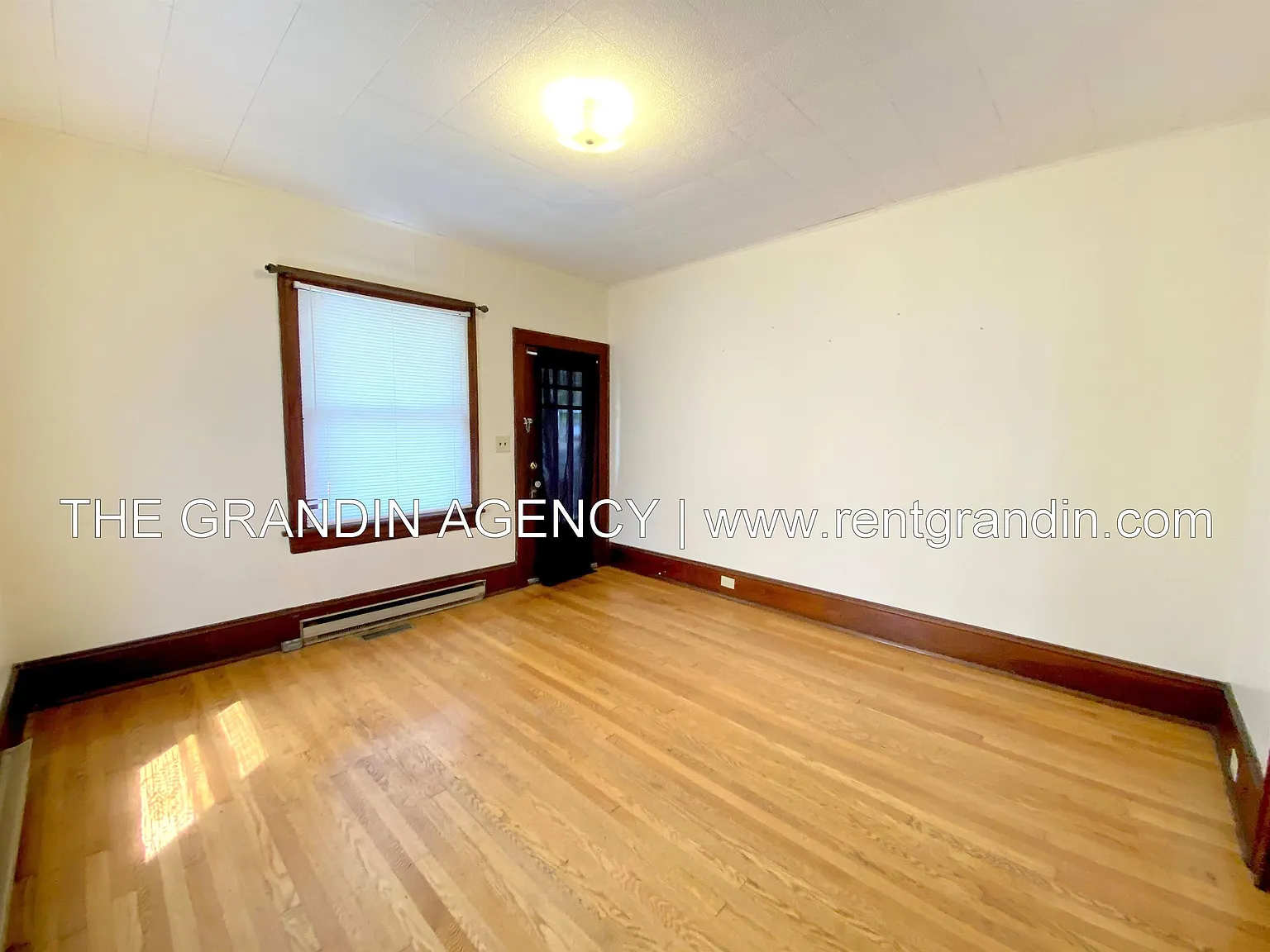 1129 Stewart Ave SE - 1 — Photo 4