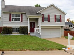 706 Longhorn Dr, O'Fallon, MO 63368