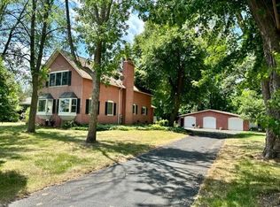 402 8th St SW, Forest Lake, MN 55025