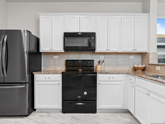 5th image of 12007 Silver Heights