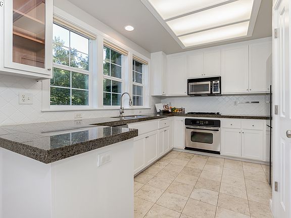 5th image of 482 Covey Ln