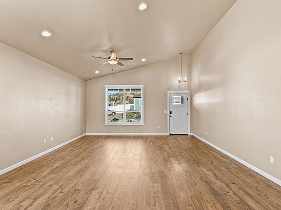 3rd image of 1730 Luxor Ln