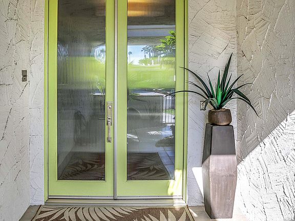 5th image of 2185 S Madrona Dr