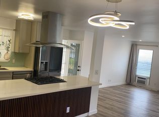 662 Hahaione St, Honolulu, HI 96825