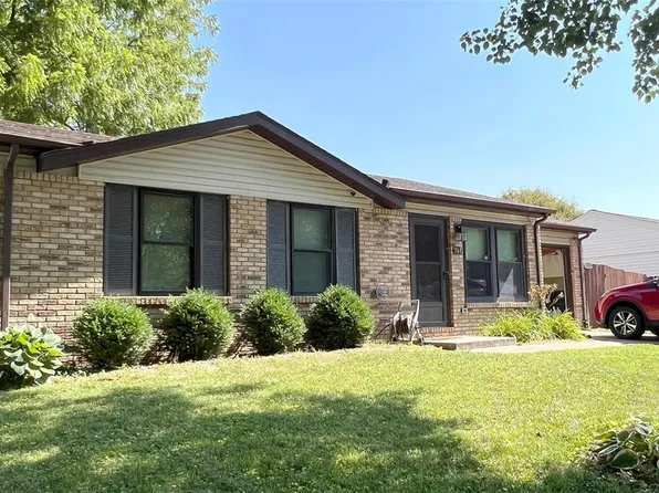 161 Perrottet Dr, Mascoutah, IL 62258