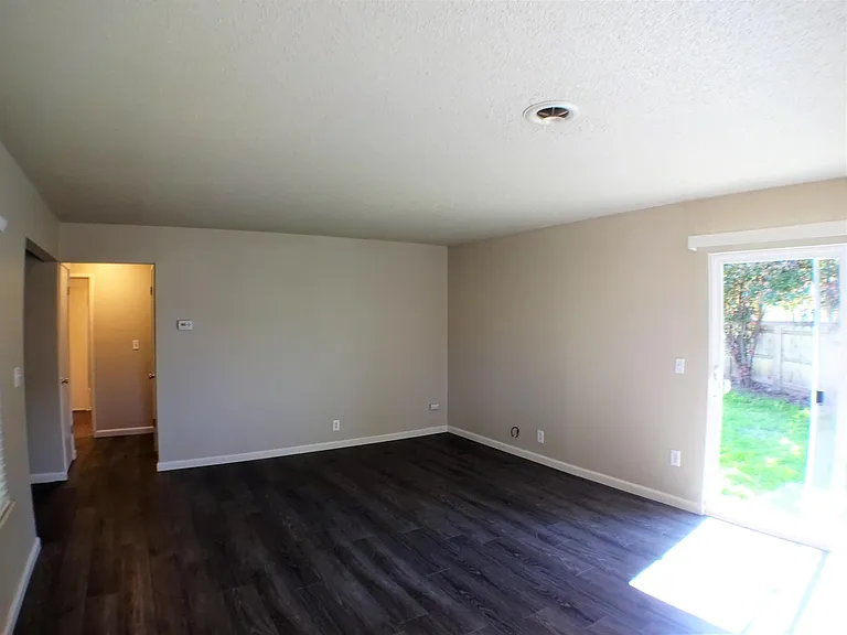 28 Santos Way — Photo 3