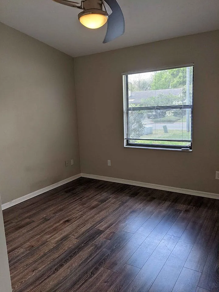 3 bed, $700 — Photo 2