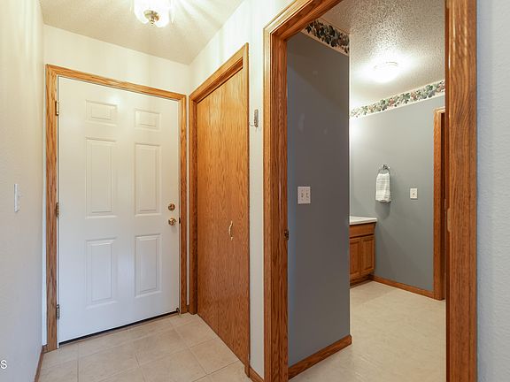 3rd image of 704 Bridgeport Dr Unit 7