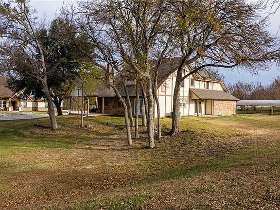 3rd image of 125 Wagon Wheel Ln