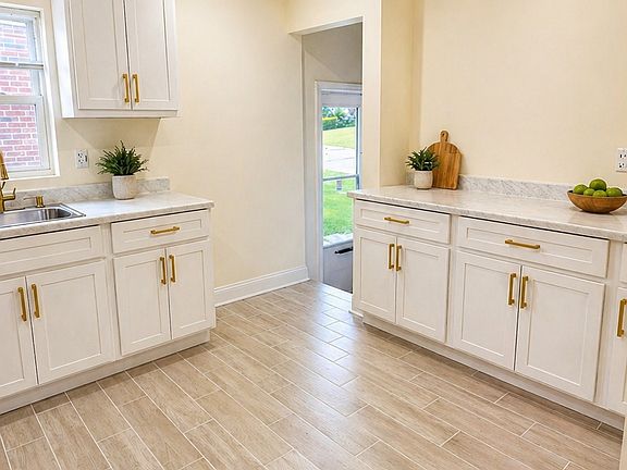 4th image of 6613 Kahns St