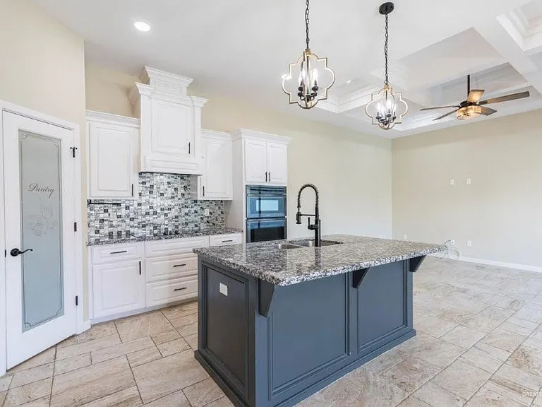 1901 W 25th 1/2 St — Photo 2