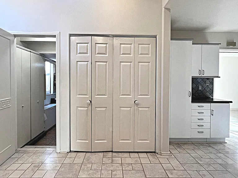 5627 Adele Ave — Photo 17