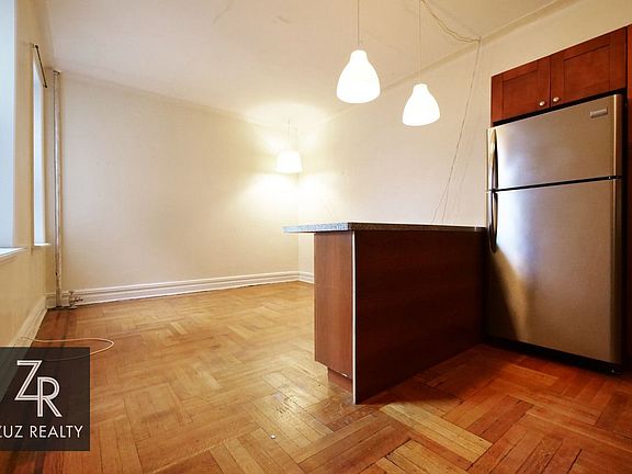 5th image of 18 E 21st St APT D3
