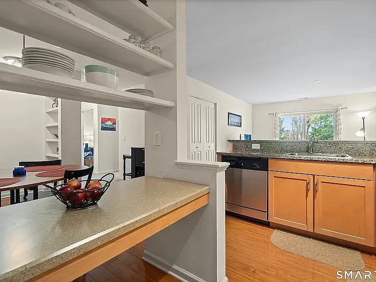 26 Schoolhouse Dr #204 — Photo 3