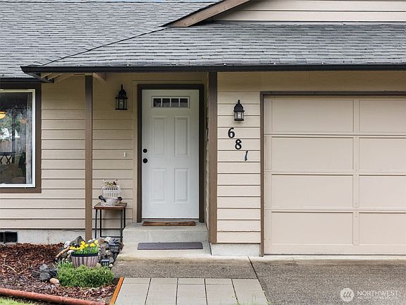 5th image of 681 E Oak Park Way
