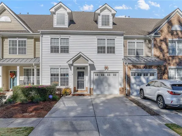 985 Lambourne Ln, Virginia Beach, VA 23462