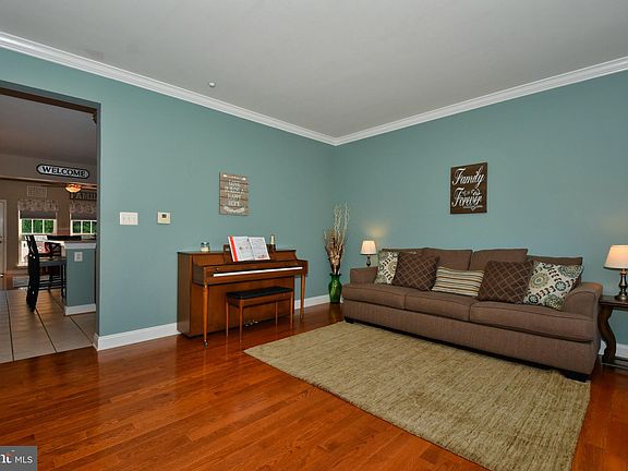 5th image of 1913 Blair Ct