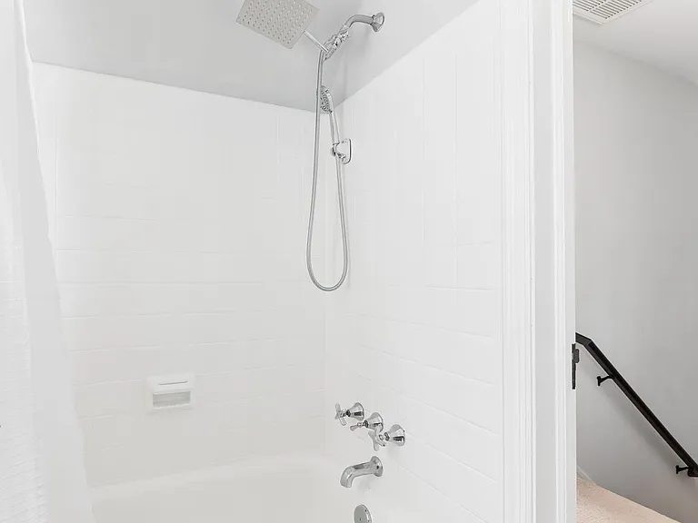 910 Baldwin Ave — Photo 38