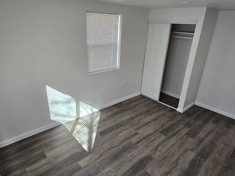 Clems Road Apartments — Photo 33