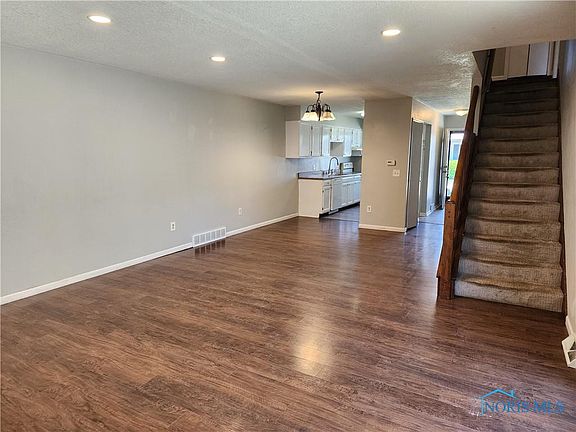 3rd image of 2554 Plum Leaf Ln #2554