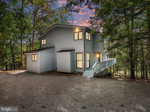 501 Winter Camp Trl, Hedgesville, WV 25427