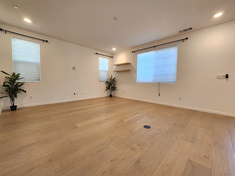 3342 Jackrabbit Ct — Photo 11