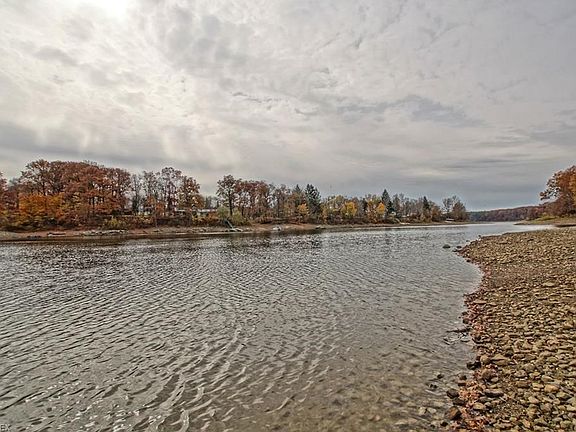 2nd image of 678 Twin Oaks Dr