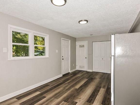4th image of 9822 Vickie Pl