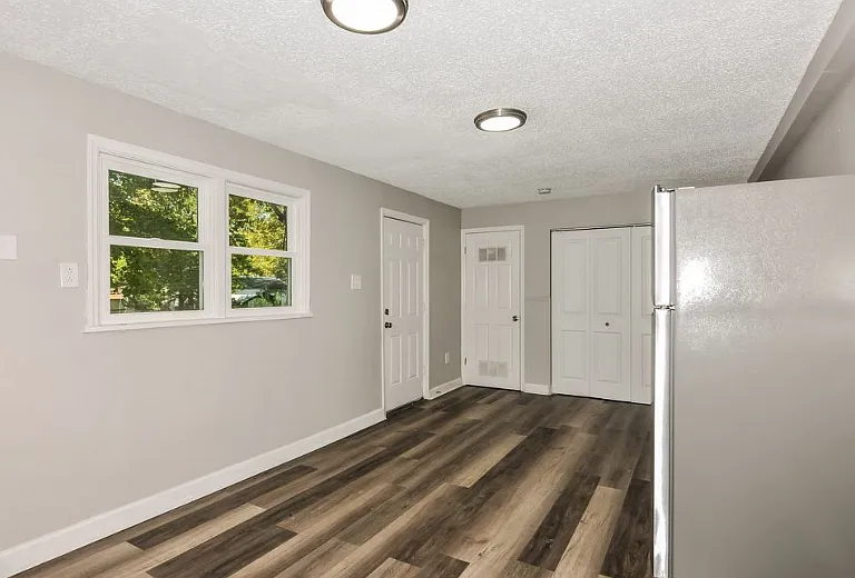 9822 Vickie Pl — Photo 4