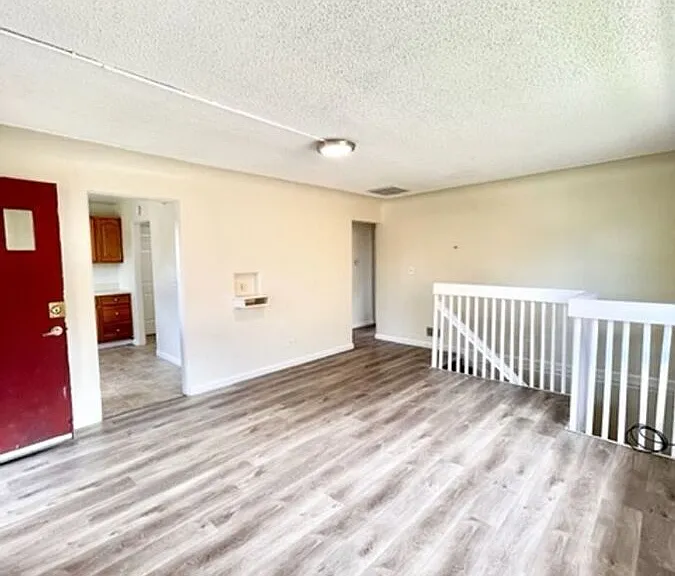 3115 N High St — Photo 2