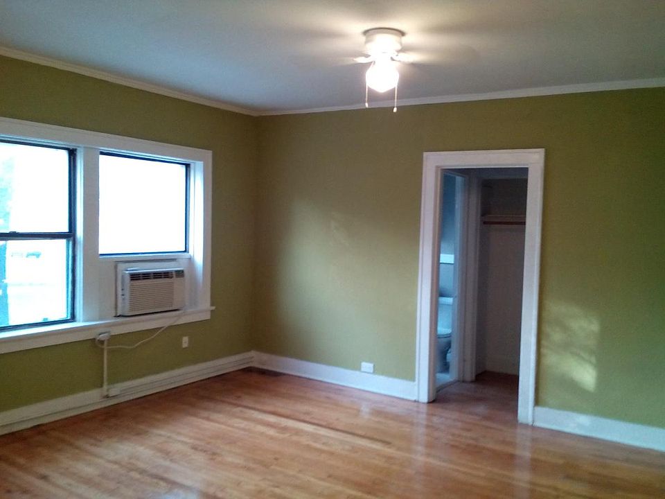 1st image of 901 E Linwood Blvd