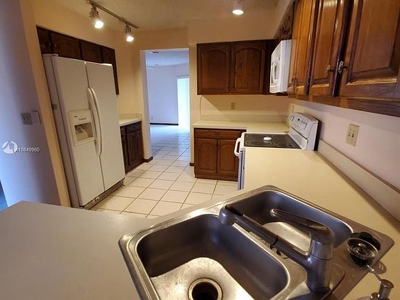 5th image of 10832 Cypress Glen Dr #10832