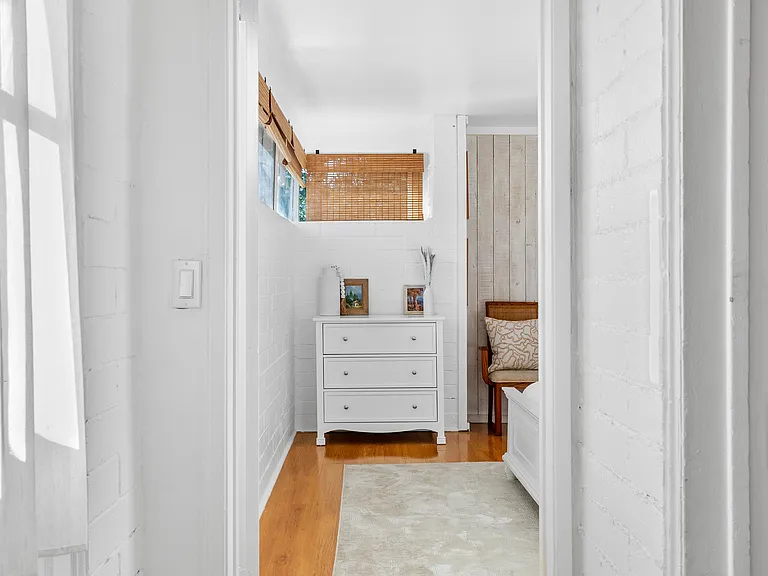 Waveview Dr — Photo 8