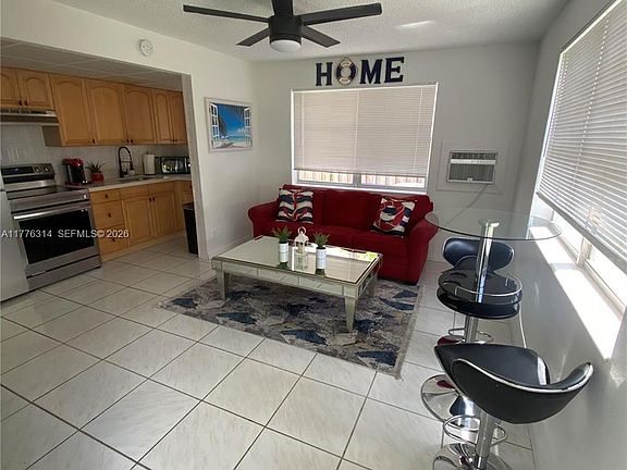 2nd image of 3210 Canal Dr #8