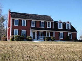 5 Manor Ln, Oxford, MA 01540