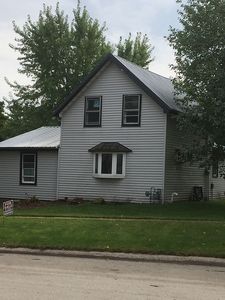 102 Fremont St SE, Blairstown, IA, 52209