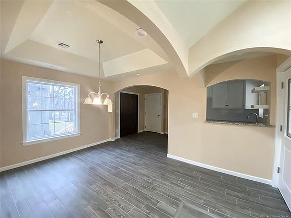 3rd image of 2024 N Evanston Ave