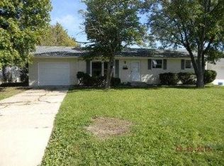 363 Sioux Ln, Carol Stream, IL 60188