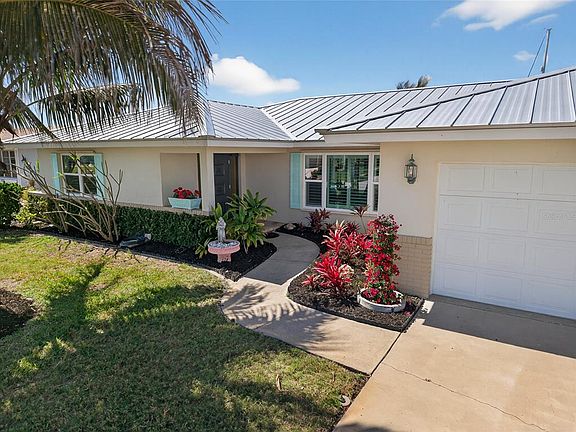 5th image of 2448 Rosa Ln