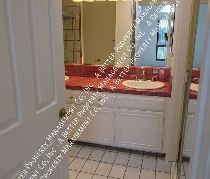 1077 Park Ave #4 — Photo 13