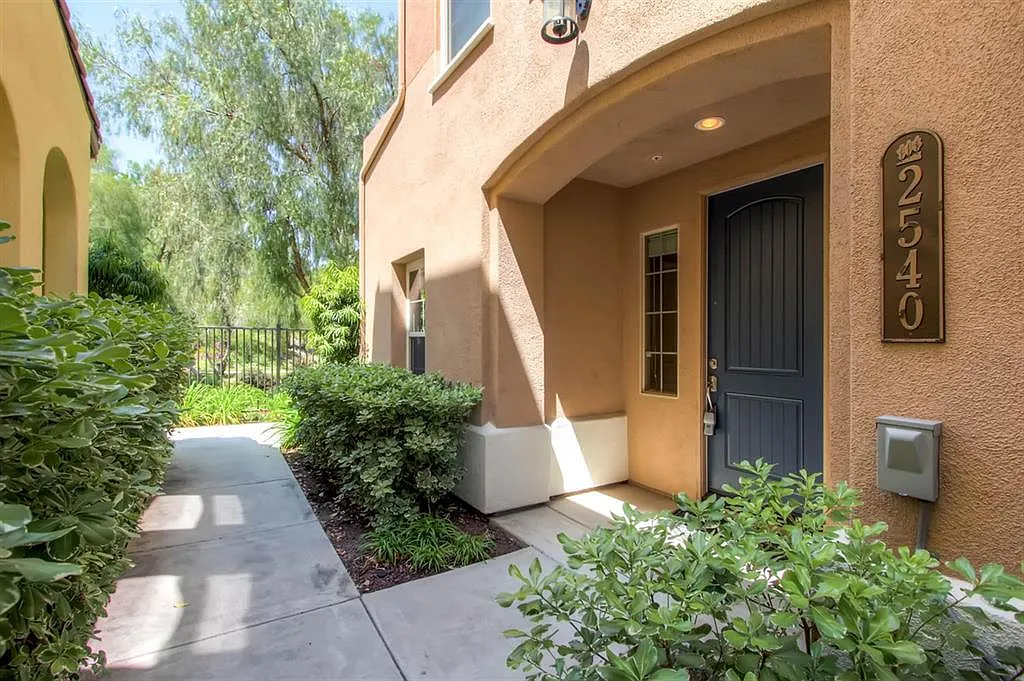 3 bed, 1523 sqft, $4,595 — Photo 2