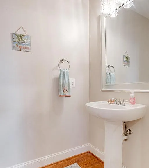 8320 Dockray Ct — Photo 16
