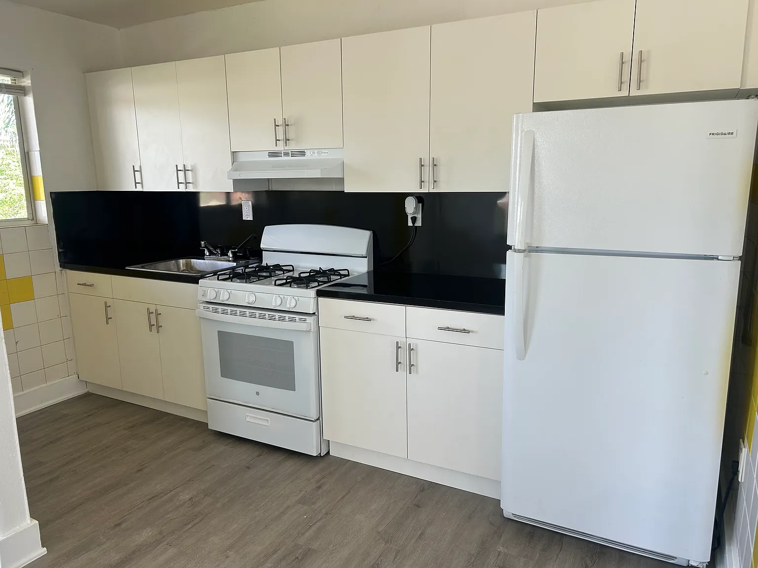 1 bed, 550 sqft, $1,400 — Photo 3
