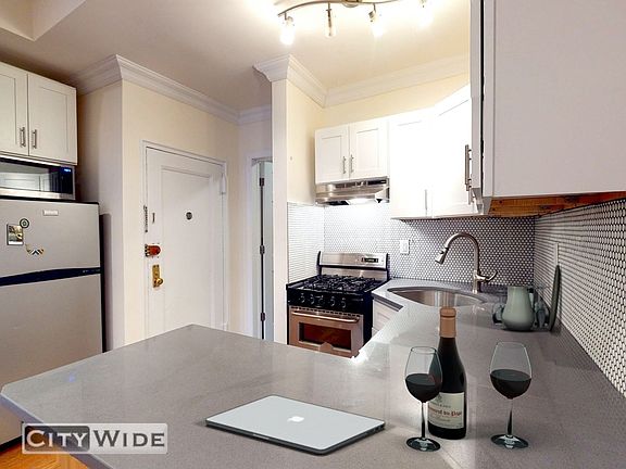 3rd image of 1570 2nd Ave APT 2B