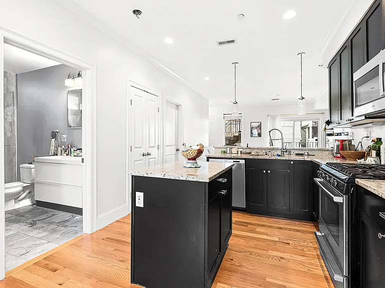 180 Gold St #3 — Photo 11