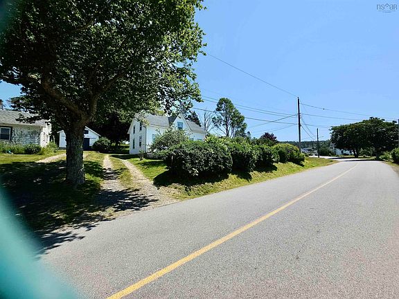 3rd image of 431 Sandy Cove Rd